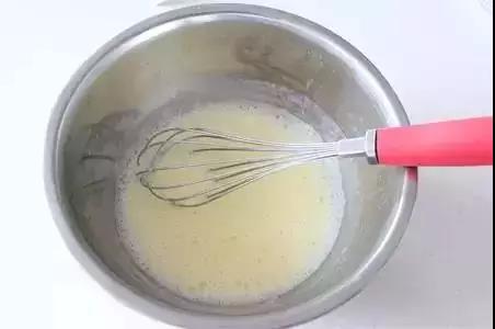 奶冻蛋糕卷做法丨幸福感满满的可可奶冻蛋糕卷