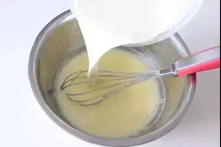 奶冻蛋糕卷做法丨幸福感满满的可可奶冻蛋糕卷