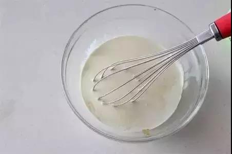 奶冻蛋糕卷做法丨幸福感满满的可可奶冻蛋糕卷