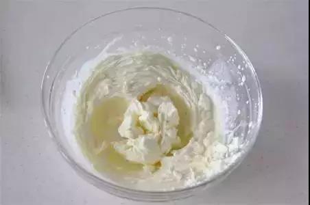 奶冻蛋糕卷做法丨幸福感满满的可可奶冻蛋糕卷