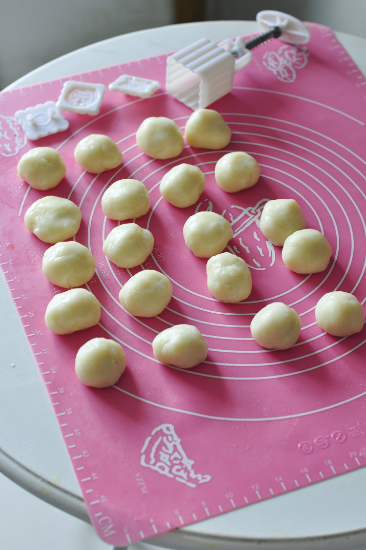 自制冰皮月饼的做法及配方,奶黄冰皮月饼怎么