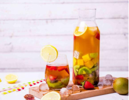 喝腻了西瓜汁?试试当下这几款流行的水果茶