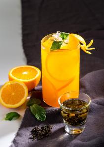 喝腻了西瓜汁?试试当下这几款流行的水果茶