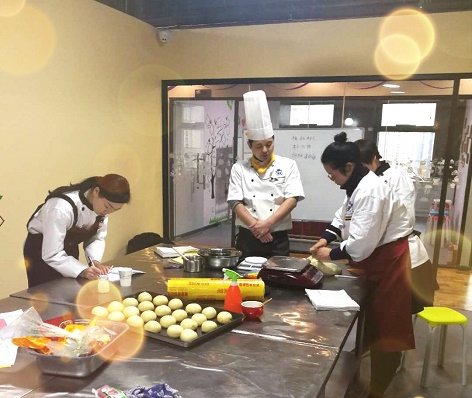 杭州西点培训学校哪家好？就选港焙西点学院