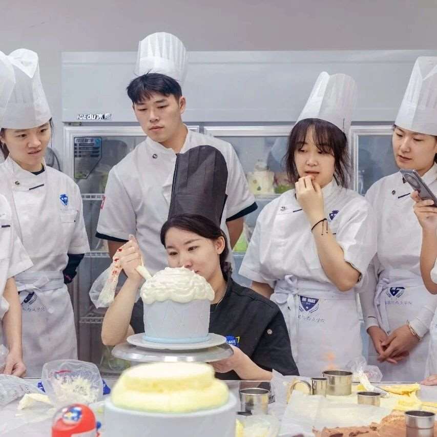 杭州蛋糕甜品奶茶培训学校排名前几名（2026 收费 + 综合口碑实测，零基础择校指南）